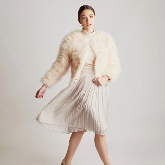 NWOT Ava & Kris Blake Down Feather Jacket White Fluffy Fur Shag Mongolian Coat - Picture 2 of 11